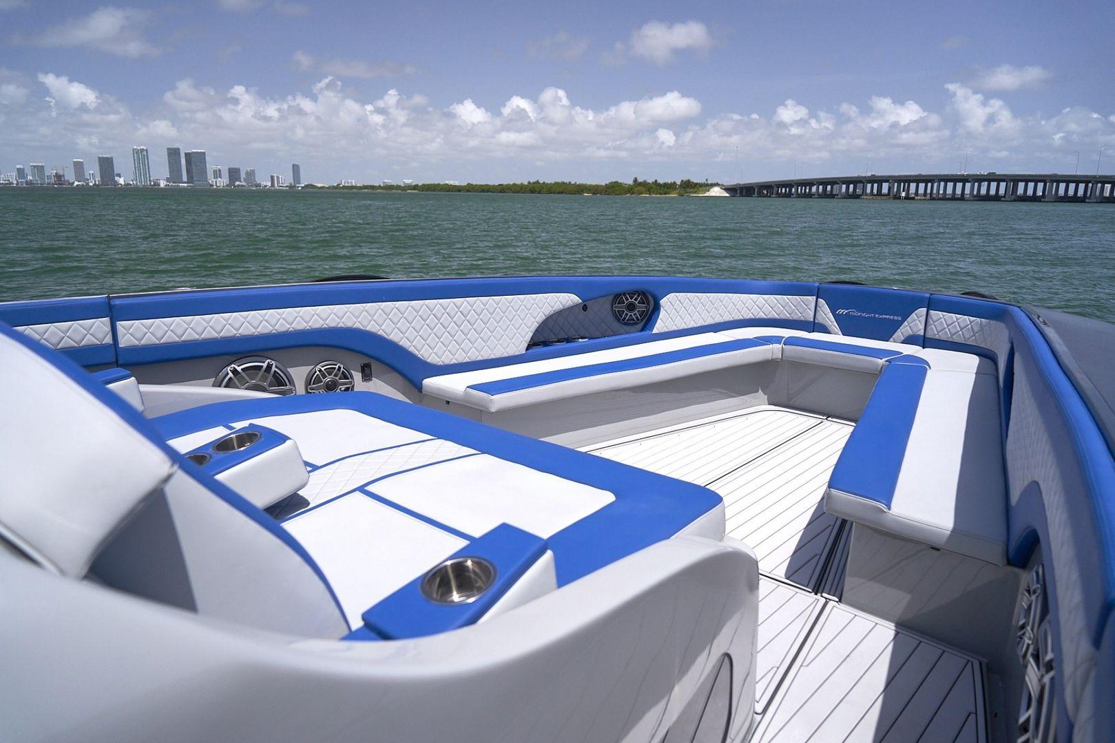 Midnight Express Pied-A-Mer 60'