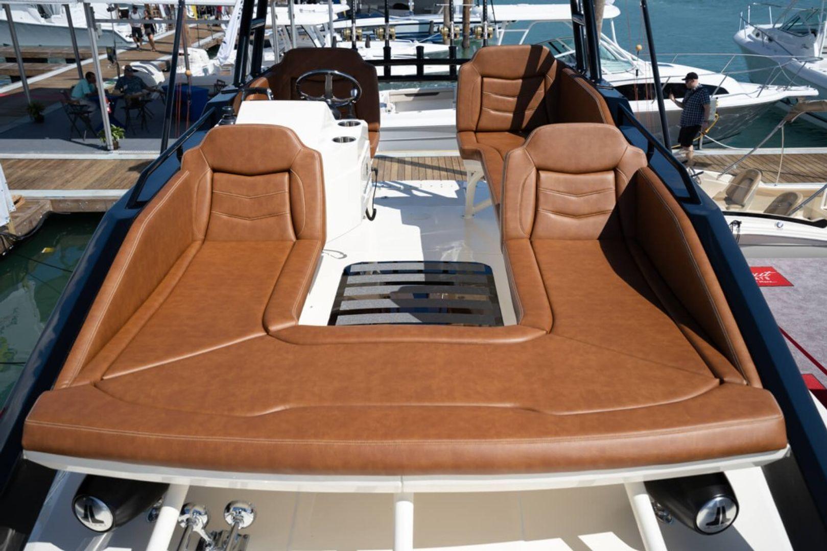 Scout Boats 530 LXF 53'