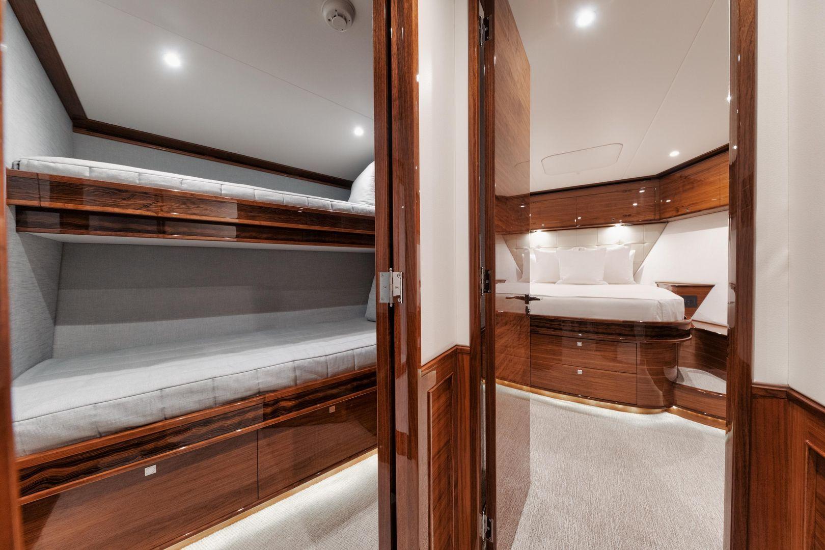 Jarrett Bay Convertible 90'