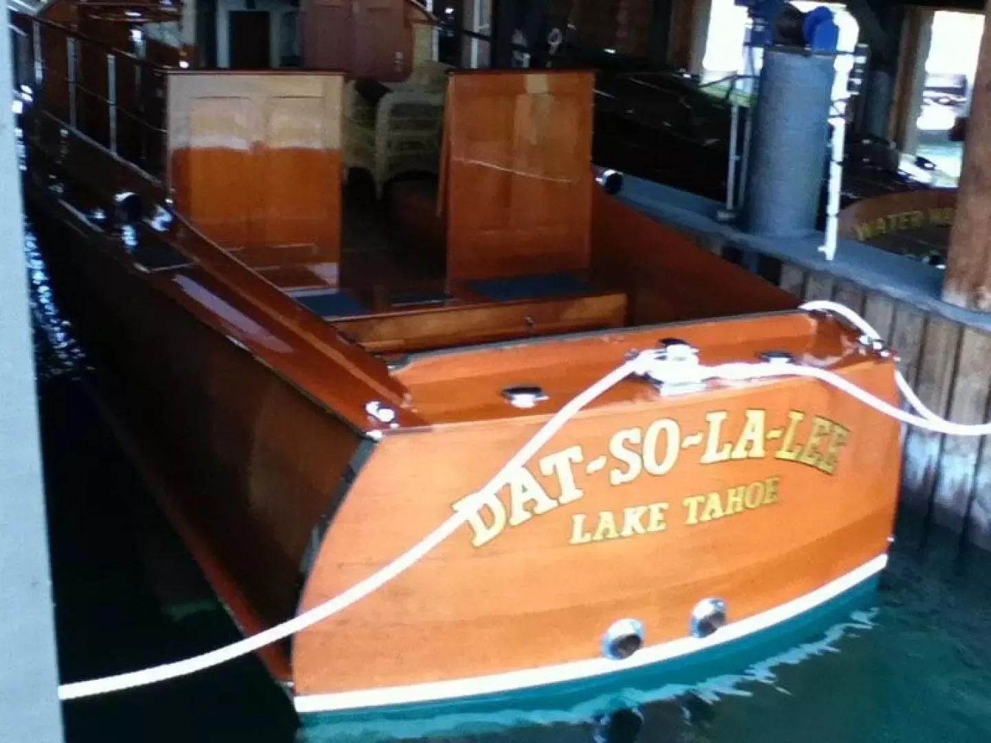 Chris-Craft Commuter Dat-So-La-Lee 38'