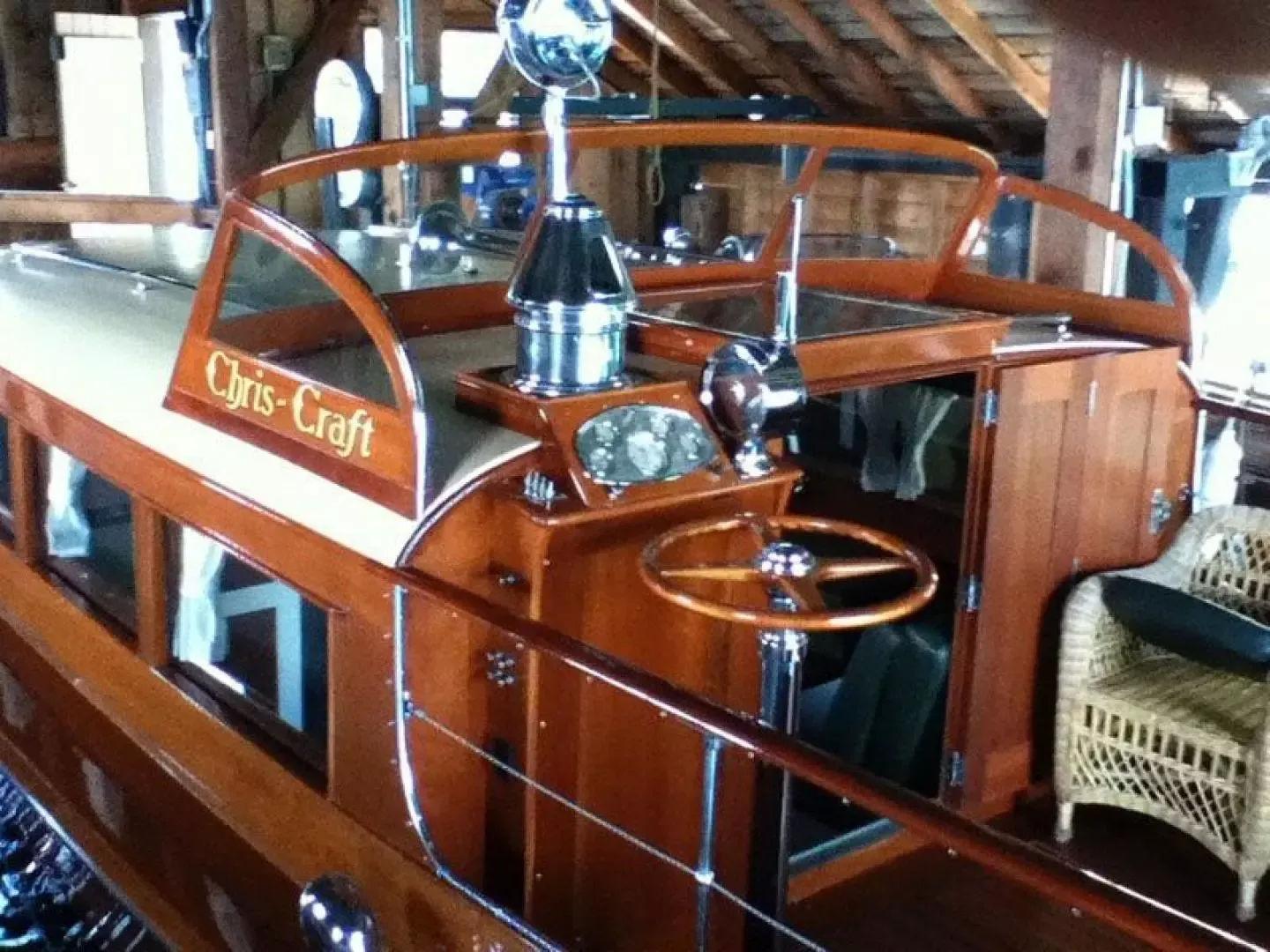 Chris-Craft Commuter Dat-So-La-Lee 38'