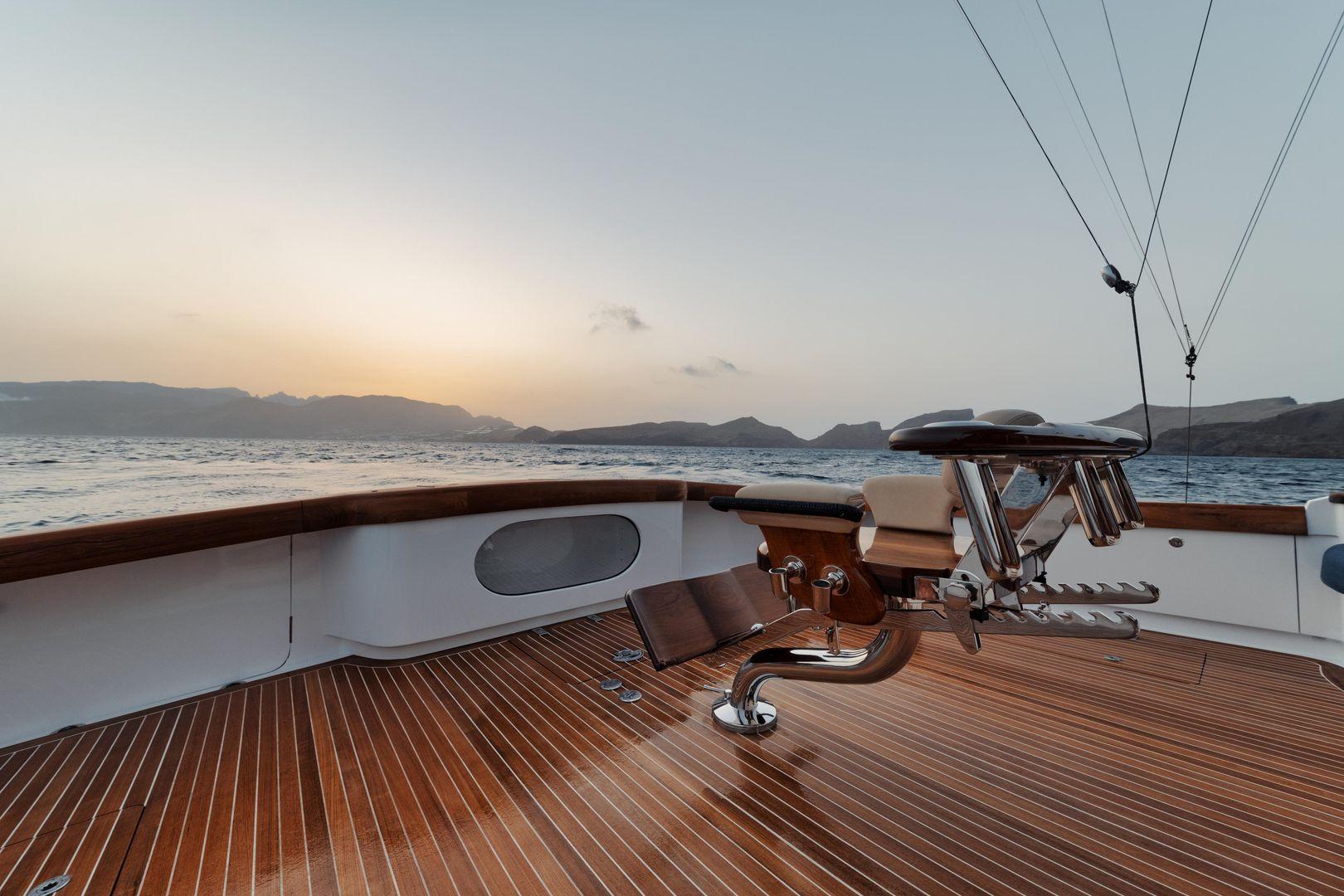 Jarrett Bay Convertible 90'