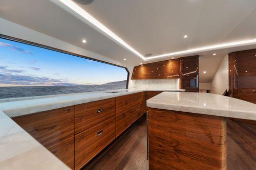 Jarrett Bay Convertible 90'